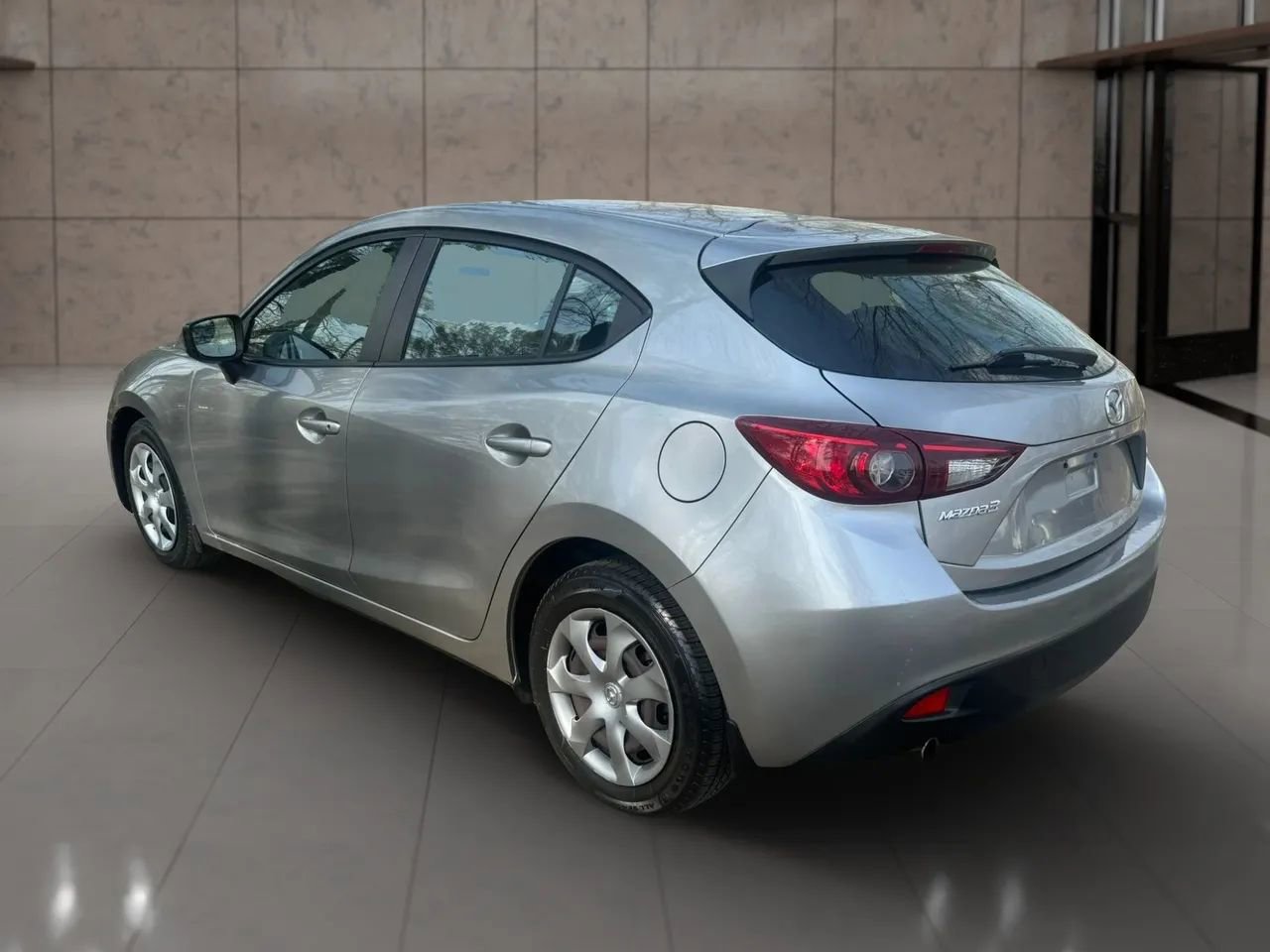 Used 2015 MAZDA MAZDA3 i Sport image 3