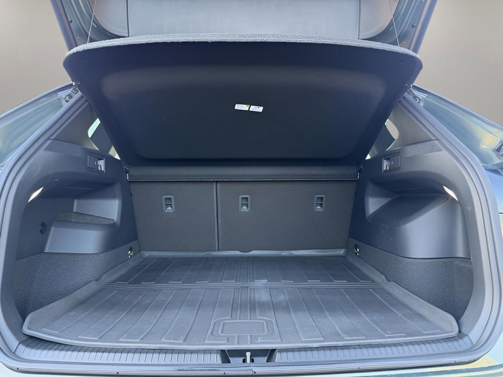 Used 2026 Volkswagen Tiguan SEL R-Line image 9