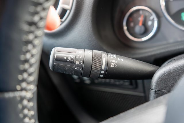 Used 2017 Jeep Wrangler Unlimited Rubicon w/ Connectivity Group image 34