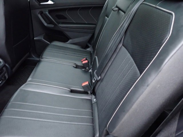 Used 2022 Volkswagen Tiguan SE image 17