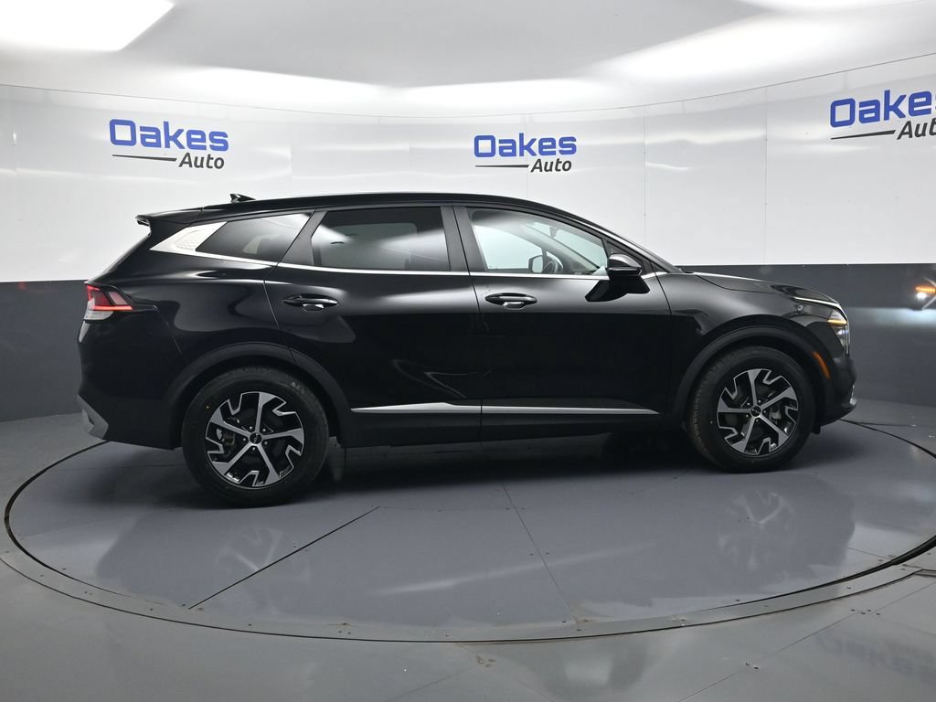 Certified 2024 Kia Sportage EX FWD image 9