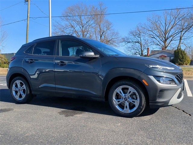 Used 2022 Hyundai Kona SEL w/ Convenience Package image 2