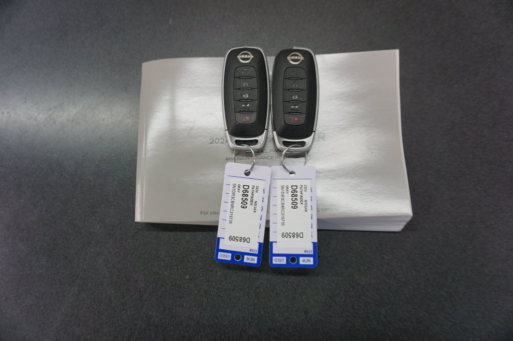 Used 2024 Nissan Pathfinder SL w/ SL Premium Package FWD image 20