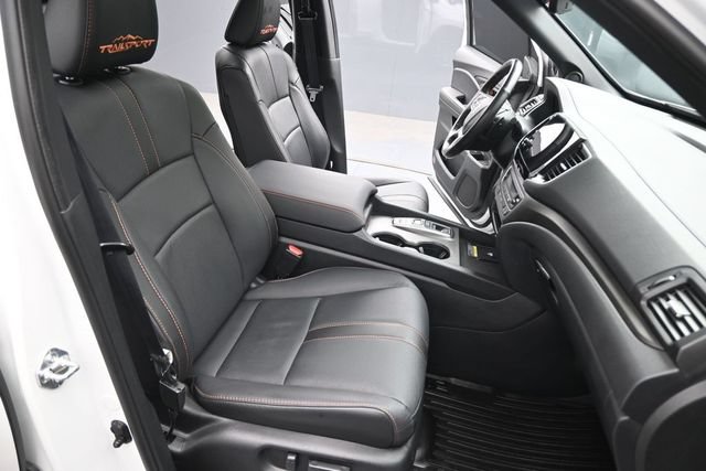 Certified 2025 Honda Passport TrailSport image 27