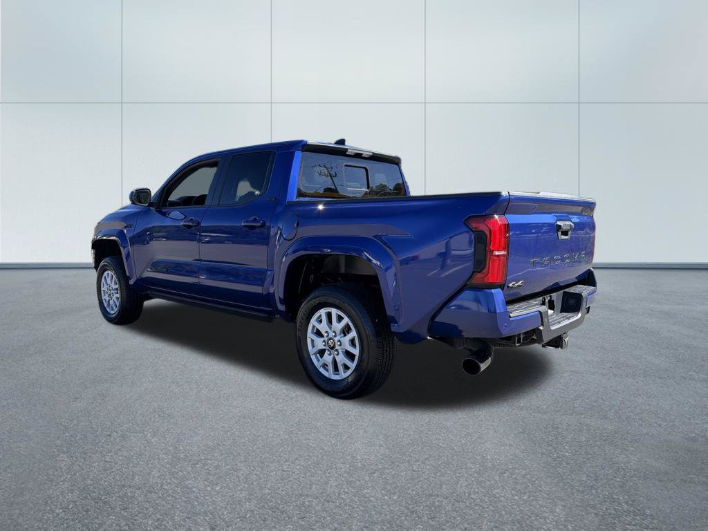 Used 2024 Toyota Tacoma SR5 AWD/4WD image 7