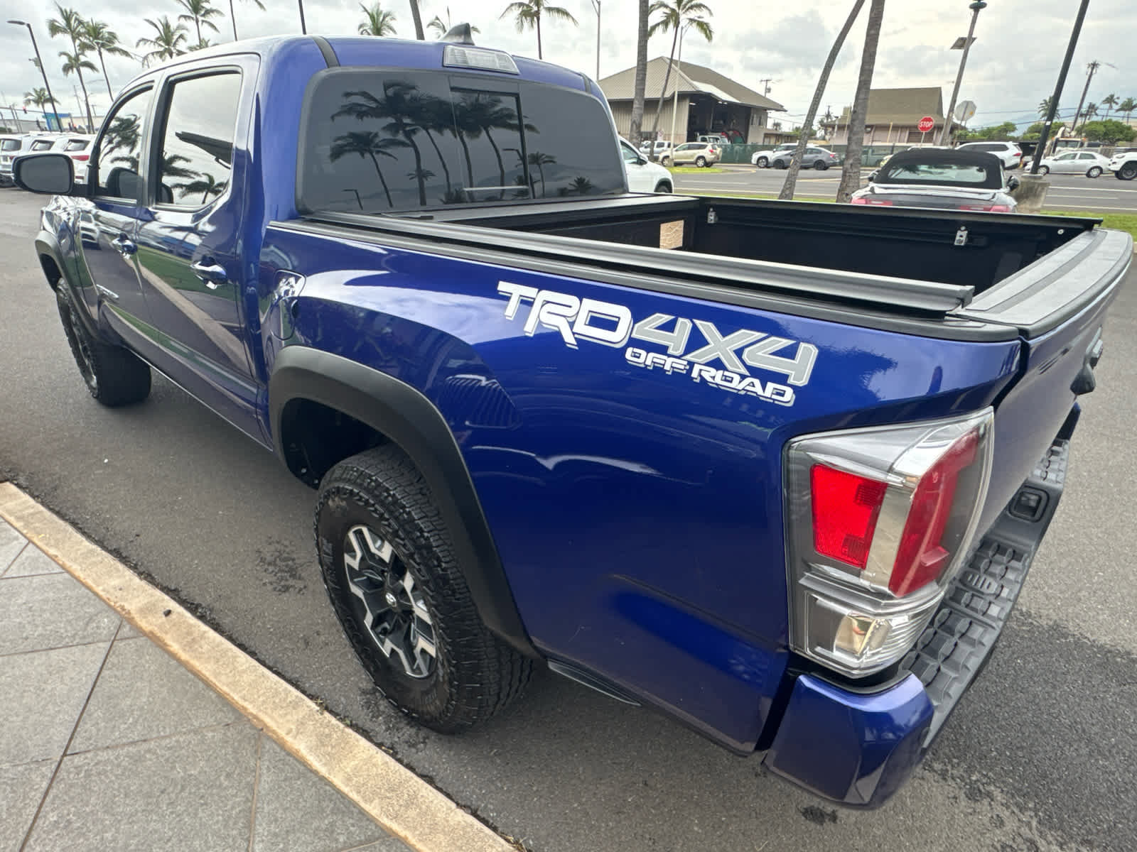 Used 2023 Toyota Tacoma TRD Off-Road AWD/4WD image 7