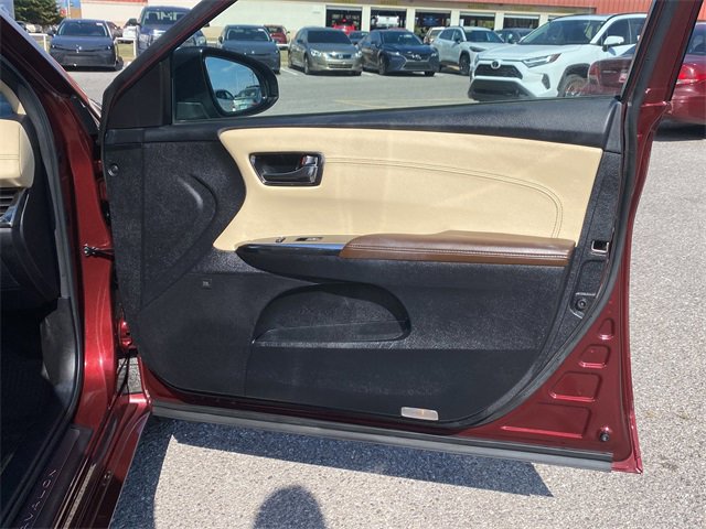 Used 2017 Toyota Avalon Limited image 10