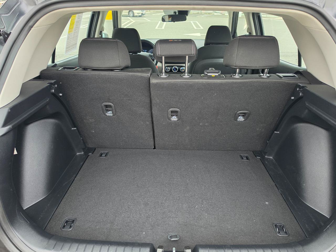 Used 2022 Hyundai Venue SEL FWD image 8