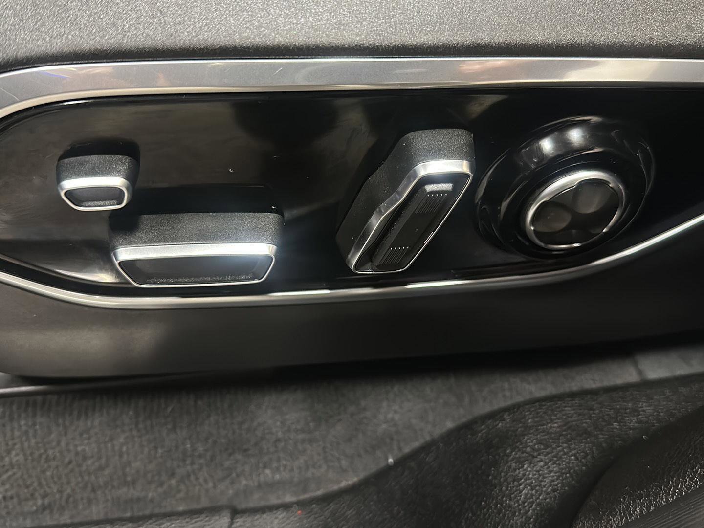 Used 2023 Jeep Grand Cherokee Summit AWD/4WD image 16