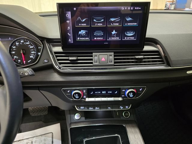 Used 2023 Audi Q5 2.0T Premium w/ Convenience Package AWD/4WD image 18