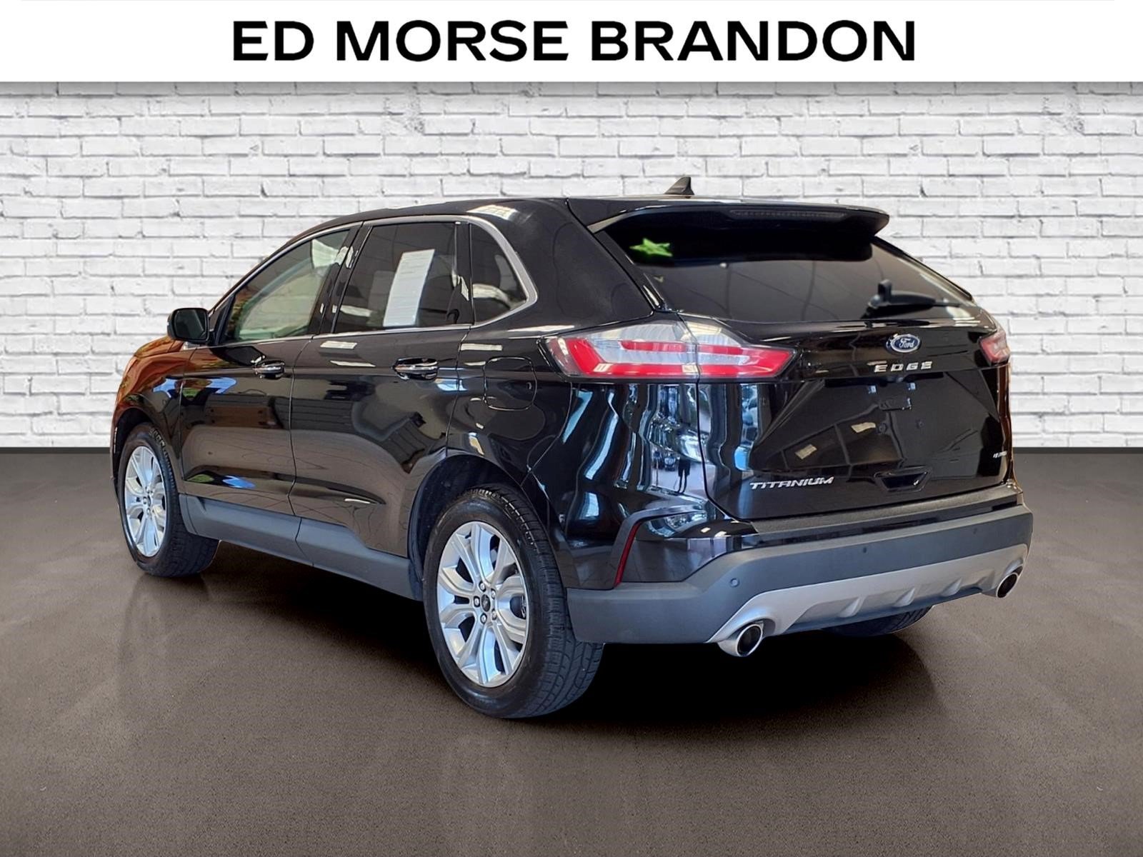 Used 2023 Ford Edge Titanium AWD/4WD image 3