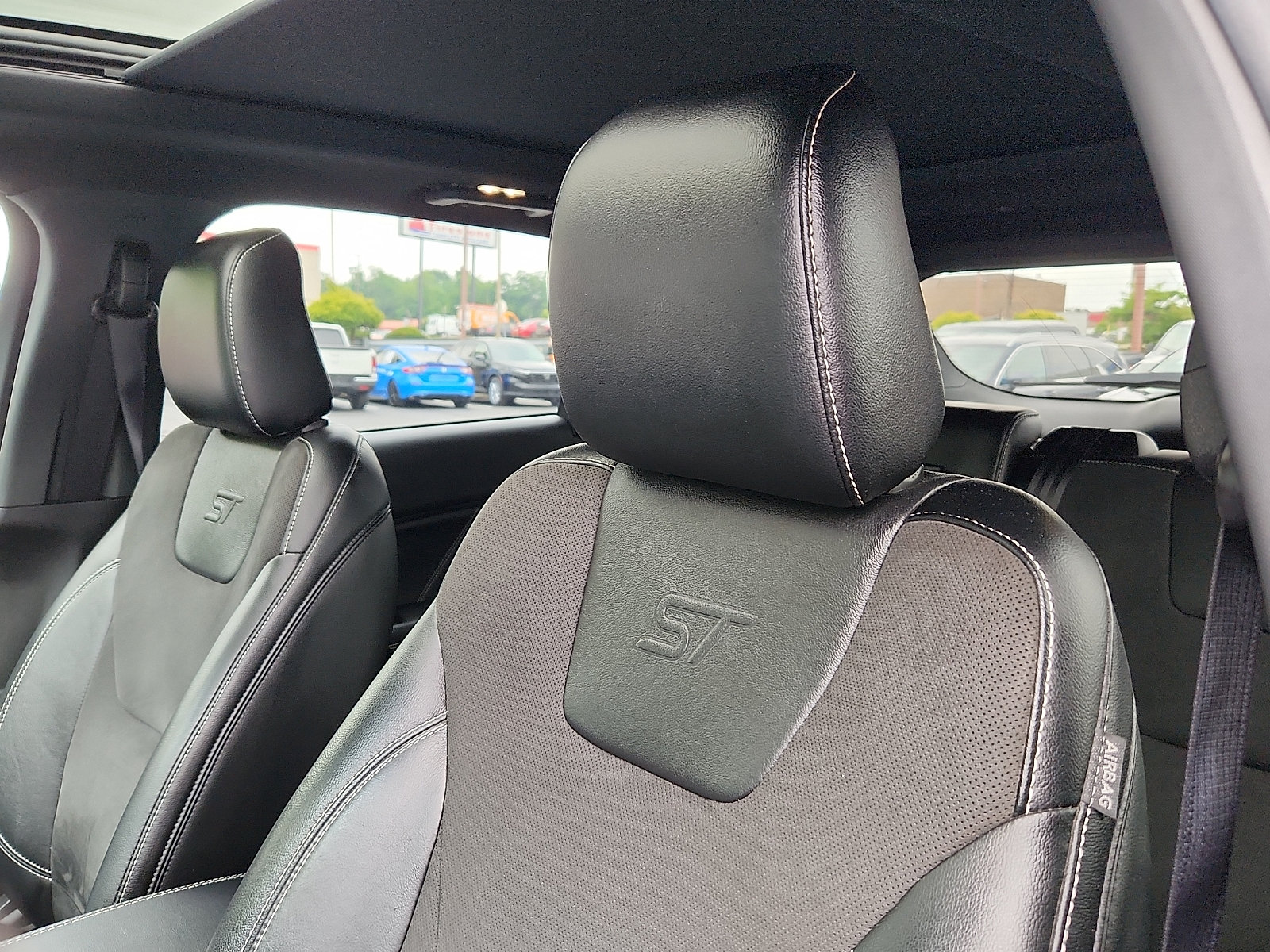Used 2020 Ford Edge ST w/ Equipment Group 401A AWD/4WD image 15