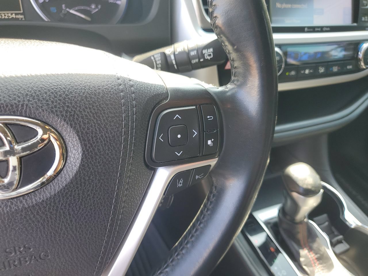 Used 2019 Toyota Highlander SE FWD image 19