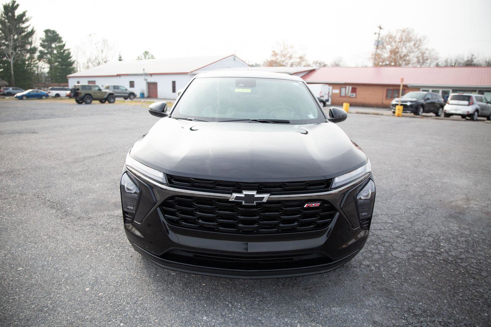 Certified 2024 Chevrolet Trax RS w/ Driver Confidence Package image 9