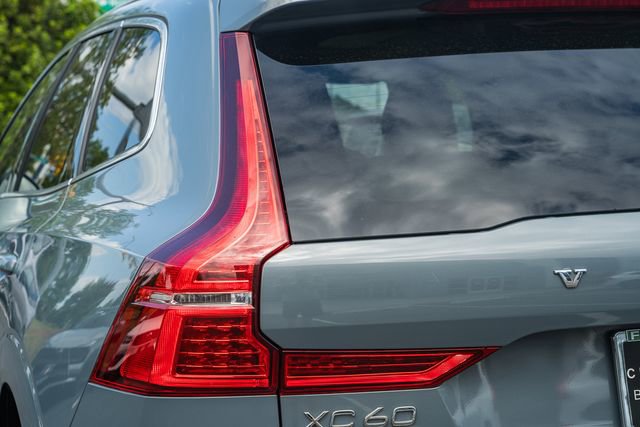 Certified 2023 Volvo XC60 B5 Ultimate w/ Climate Package AWD/4WD image 7