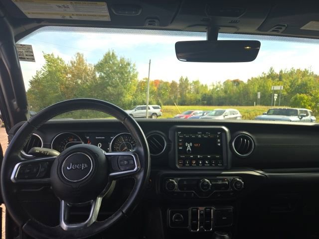 Used 2019 Jeep Wrangler Unlimited Sahara image 20