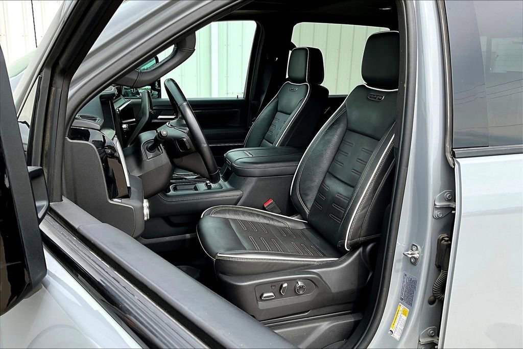 Used 2024 GMC Sierra 2500 AT4X image 33