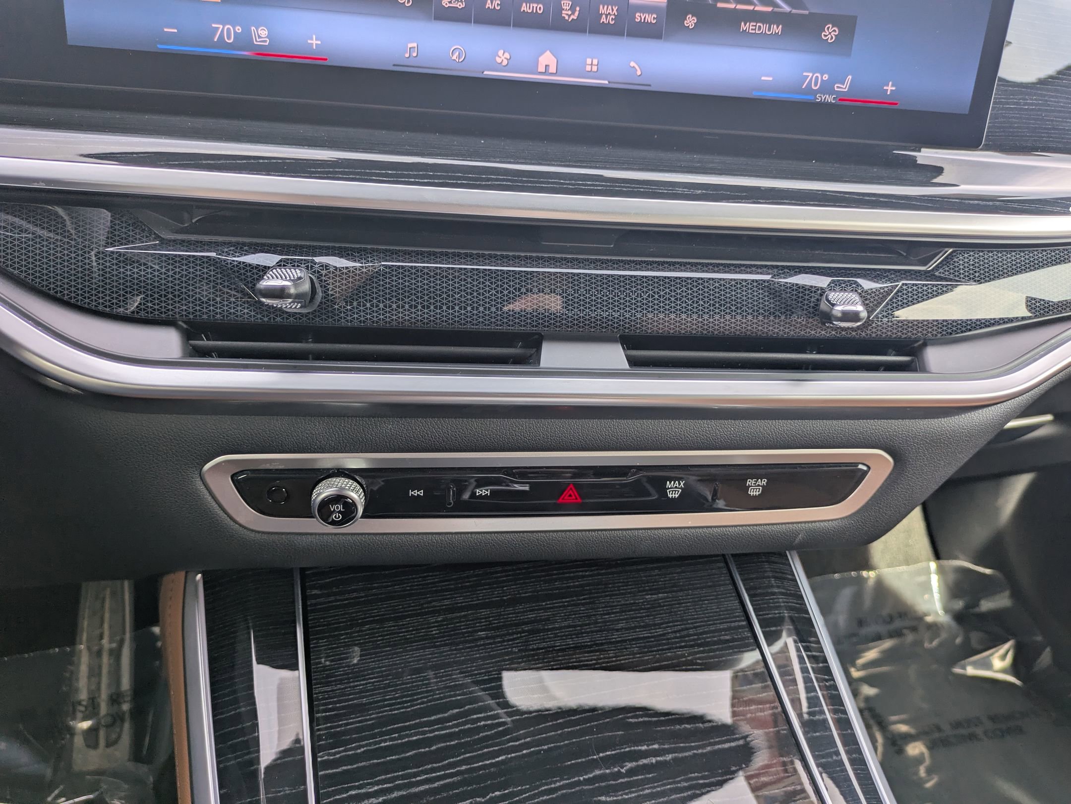 Used 2024 BMW X5 xDrive40i w/ M Sport Package image 15