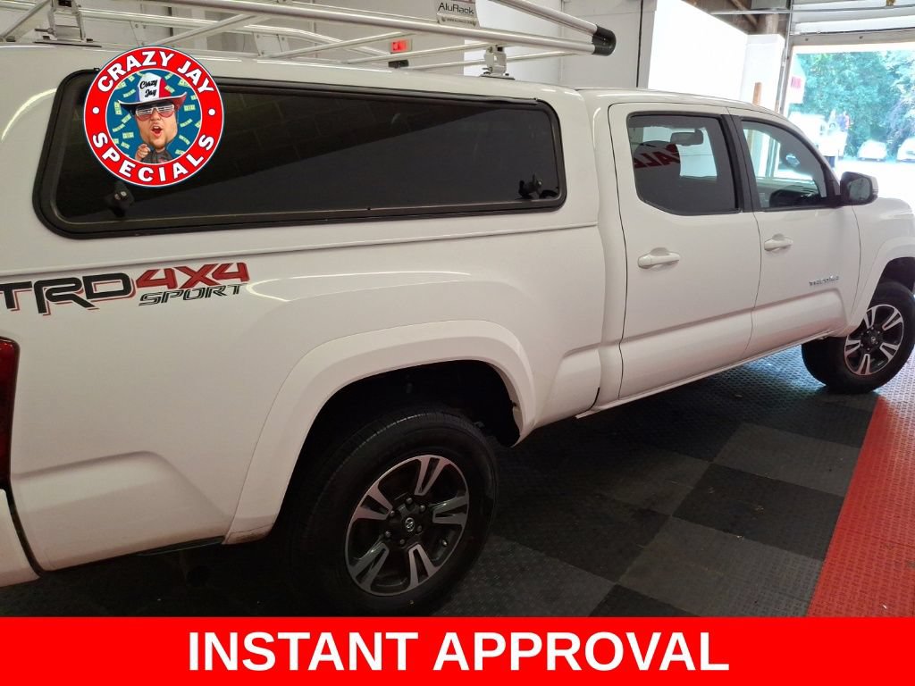 Used 2017 Toyota Tacoma TRD Sport w/ Tow Package AWD/4WD image 11