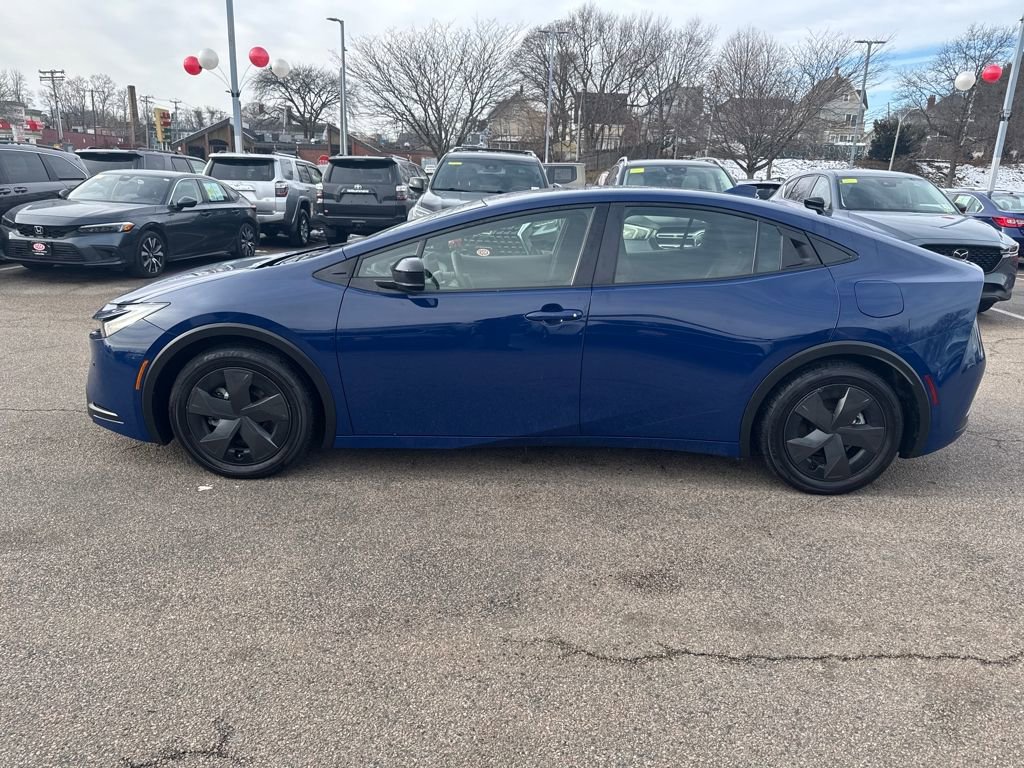 Used 2024 Toyota Prius Prime SE image 4