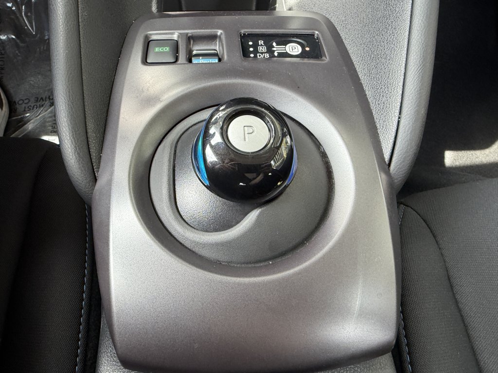 Used 2025 Nissan Leaf S FWD image 22