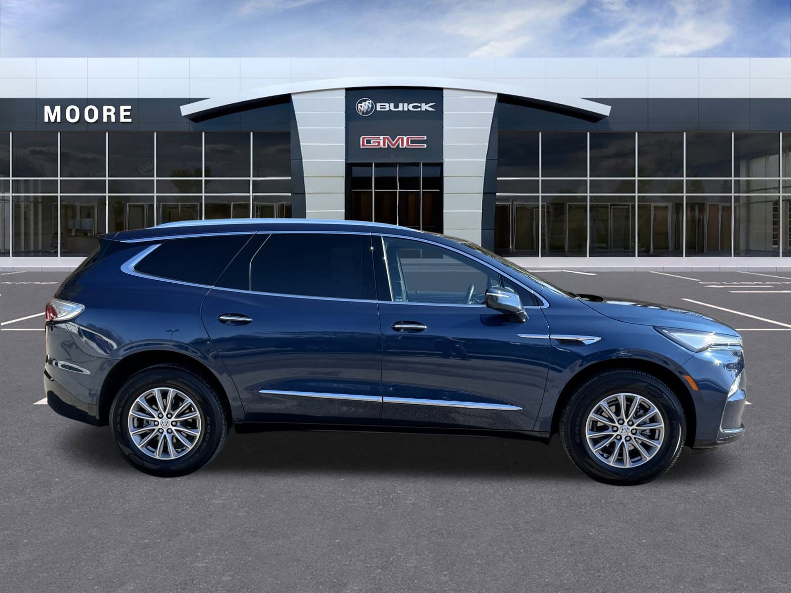 Used 2023 Buick Enclave Essence image 2