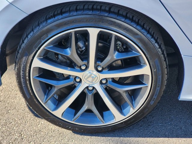 Used 2022 Honda Civic Touring image 12