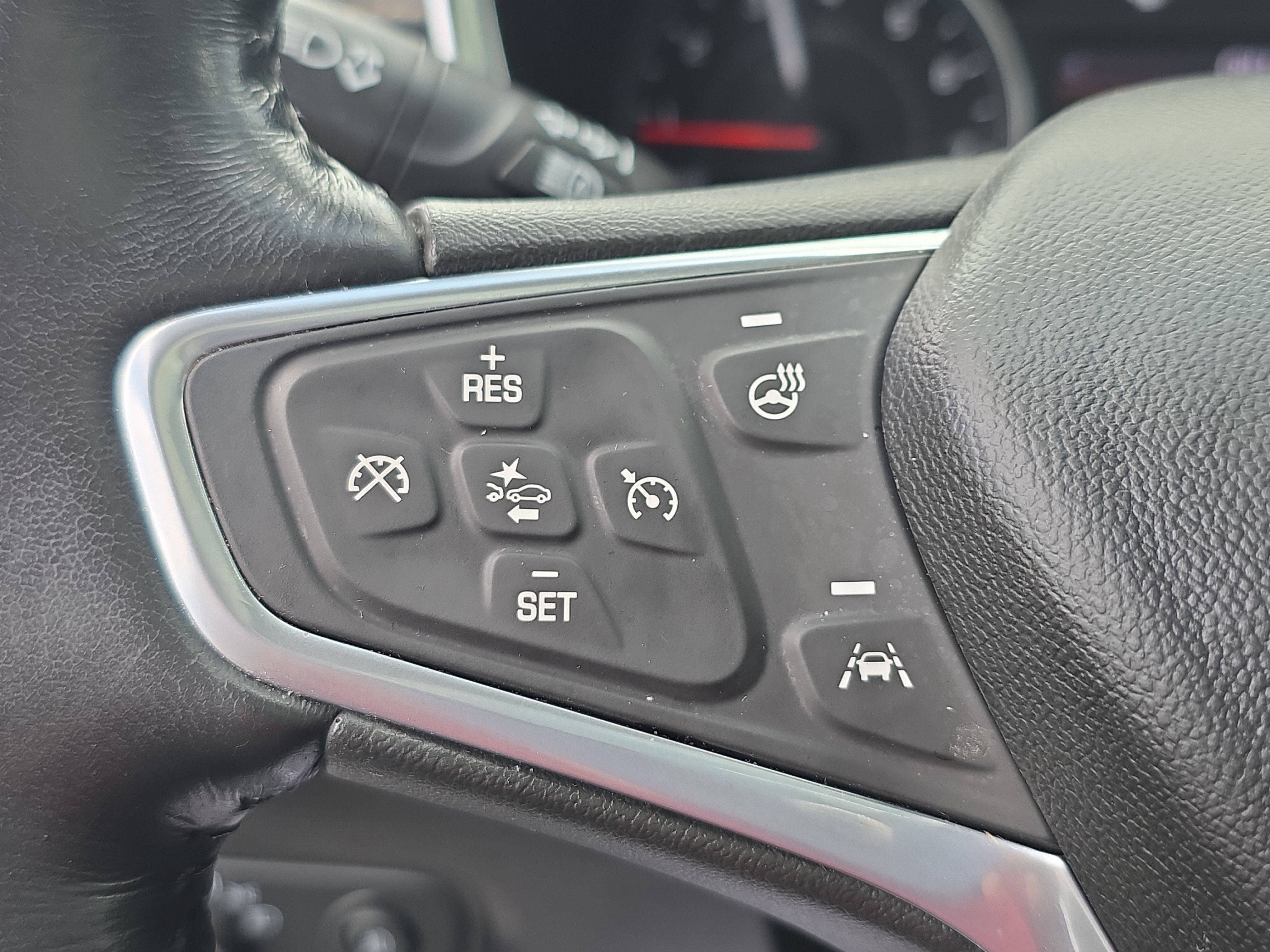 Used 2022 Chevrolet Equinox Premier FWD image 27