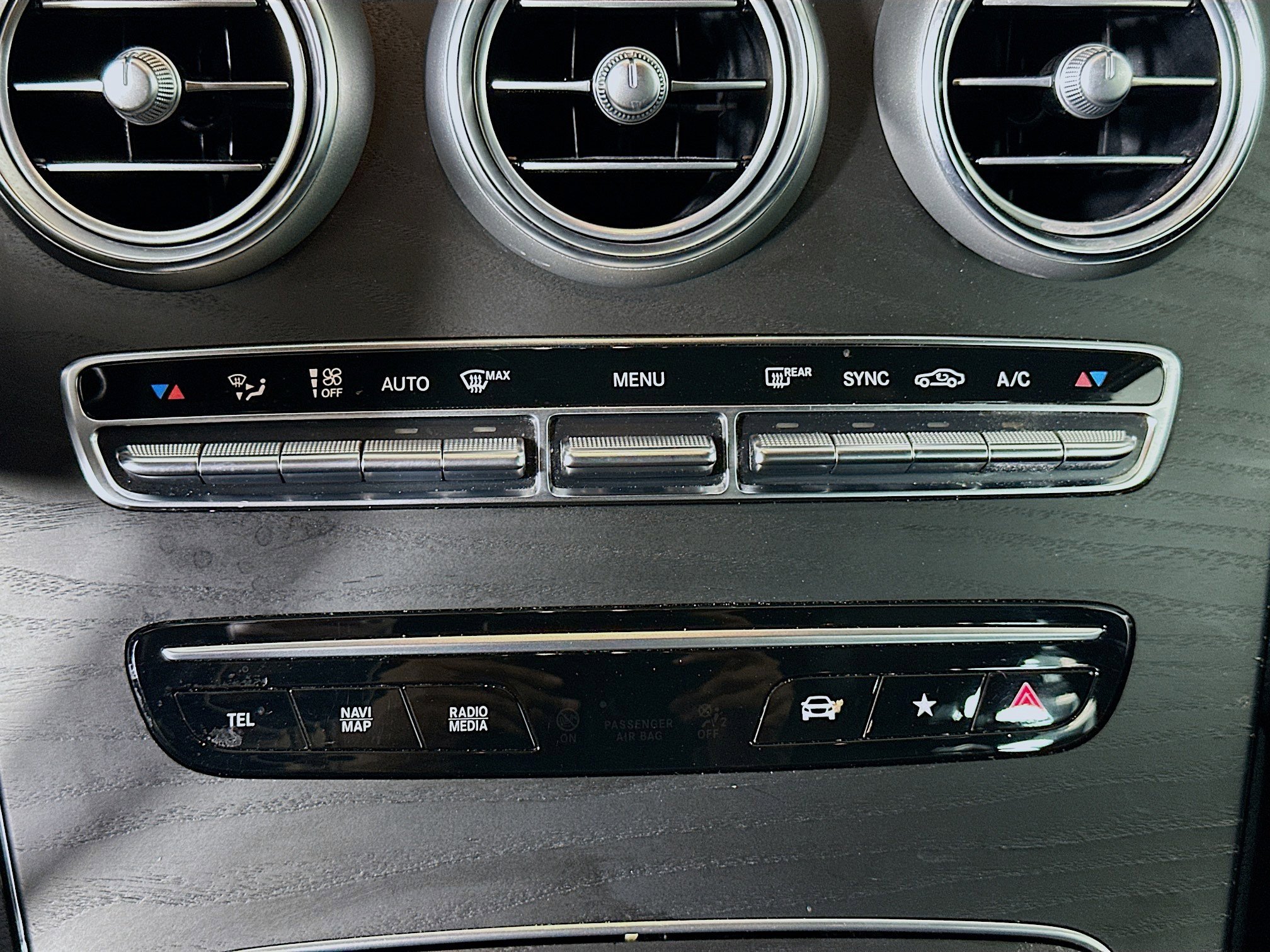 Used 2022 Mercedes-Benz GLC 300 4MATIC w/ Premium Package Lite image 23