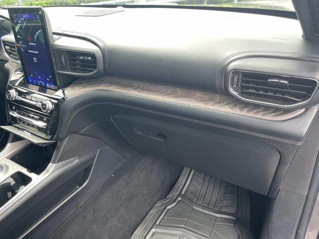Used 2021 Ford Explorer Platinum w/ Premium Technology Package RWD image 26