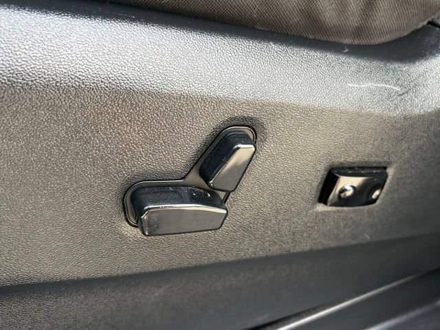Used 2020 Dodge Grand Caravan SE FWD image 19