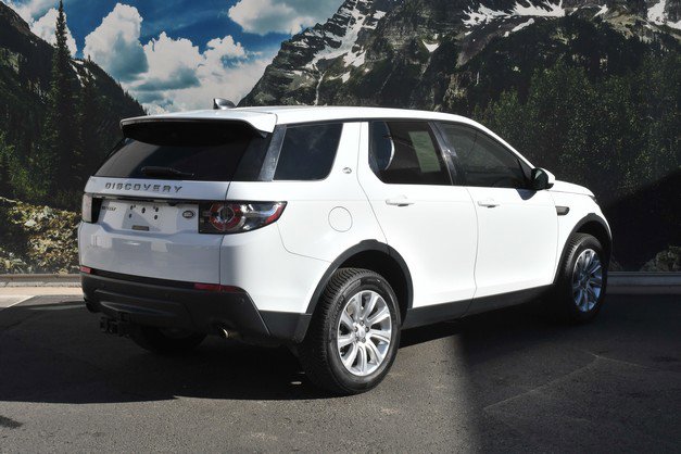 Used 2018 Land Rover Discovery Sport SE image 3