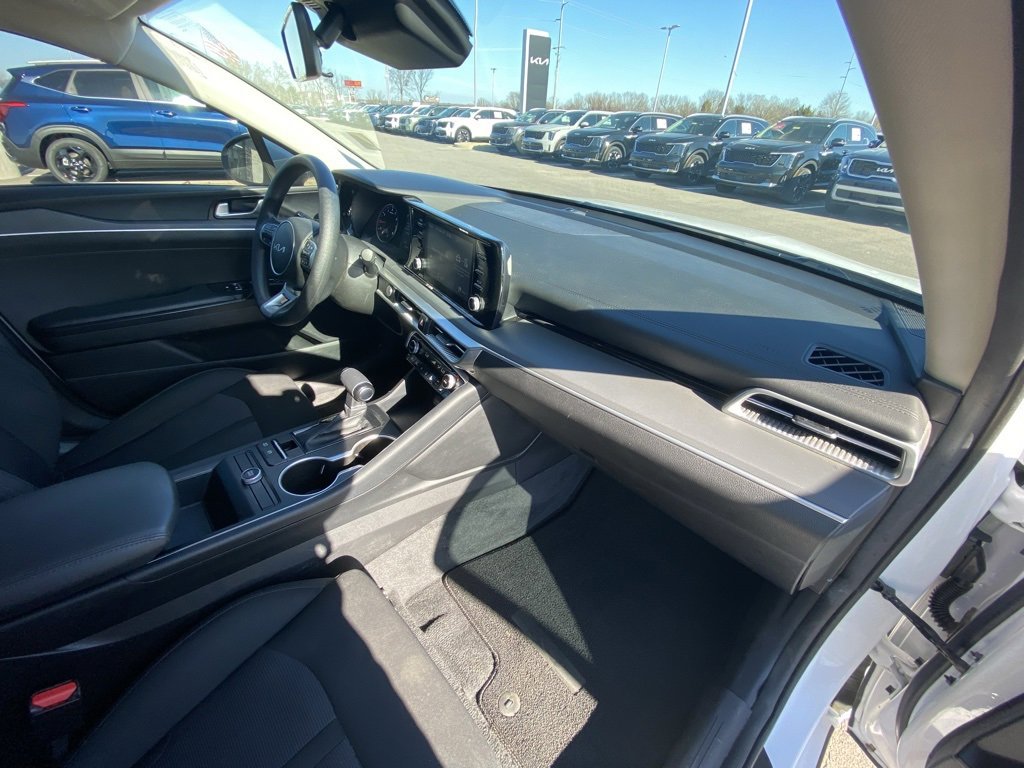 Used 2023 Kia K5 LXS image 28
