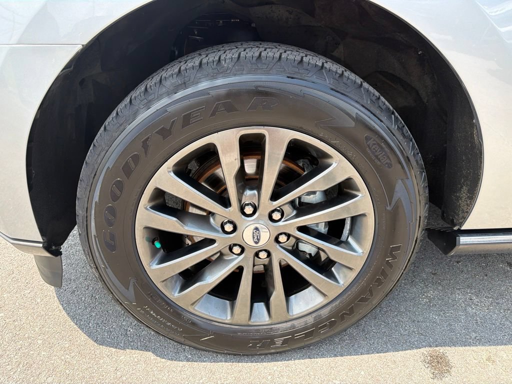 Used 2020 Ford Expedition Limited AWD/4WD image 12