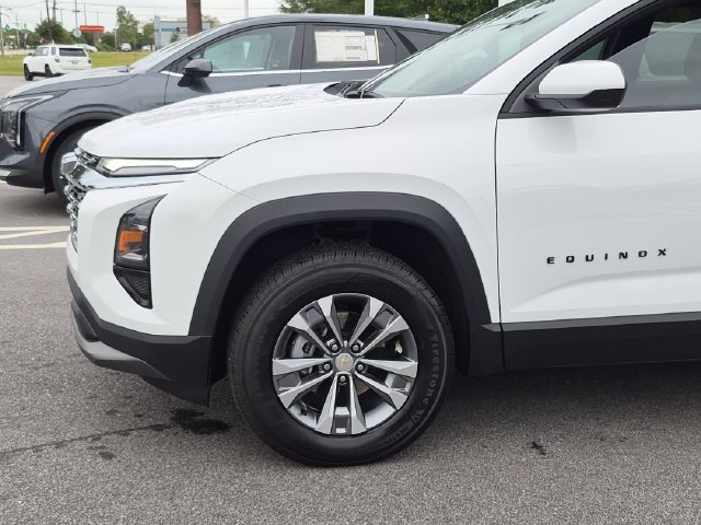 Used 2026 Chevrolet Equinox LT w/ Convenience Package II FWD image 9