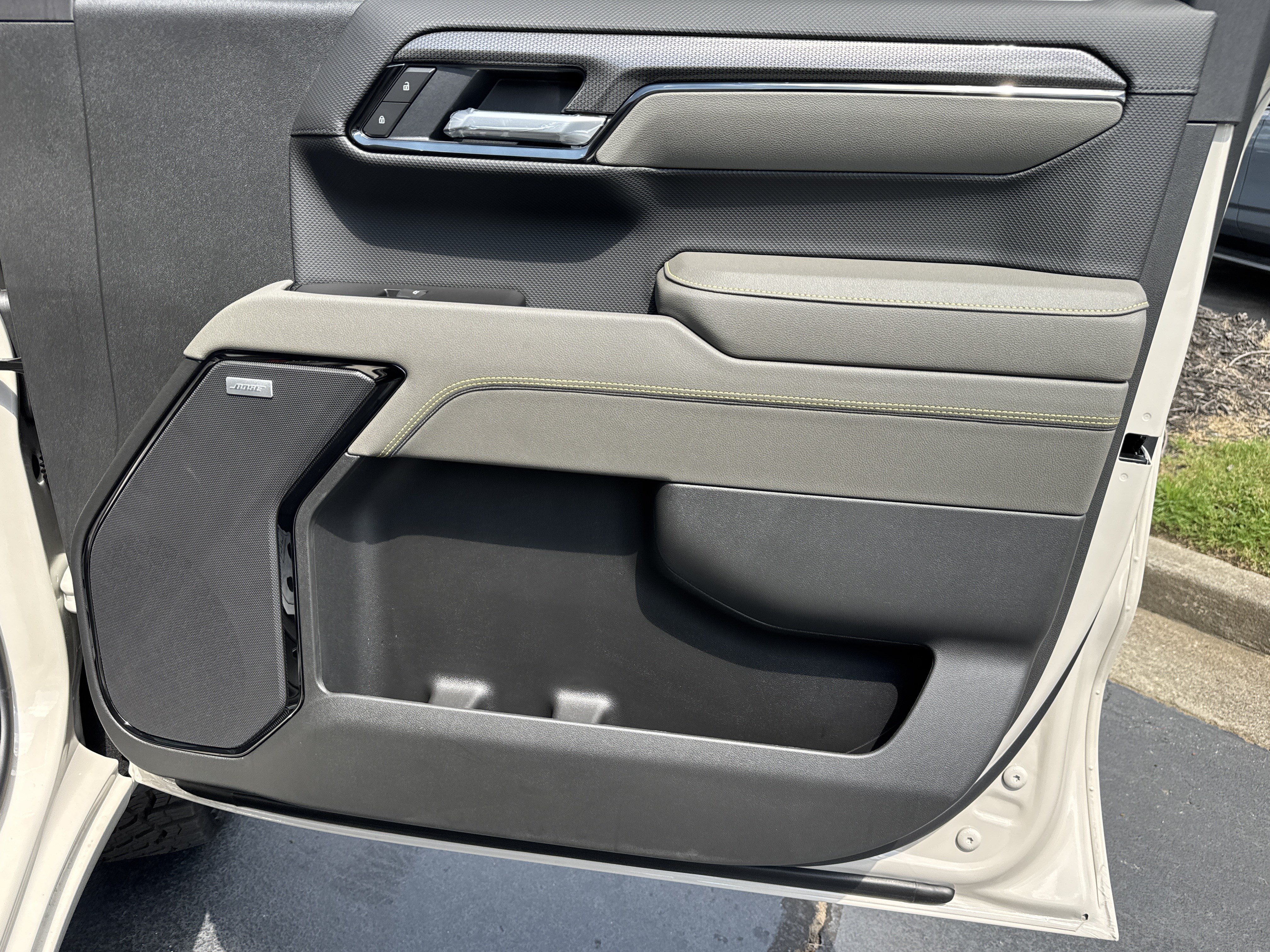 New 2026 Chevrolet Silverado 1500 ZR2 w/ LPO, Dark Essentials Package AWD/4WD image 14