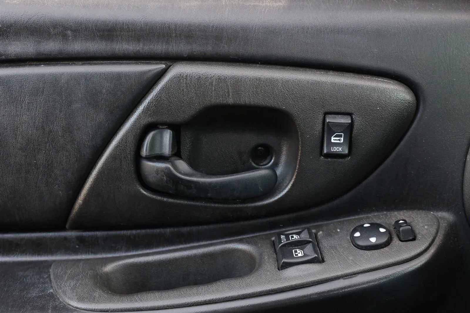 Used 2005 Chevrolet Monte Carlo SS w/ Preferred Equipment Group FWD image 39