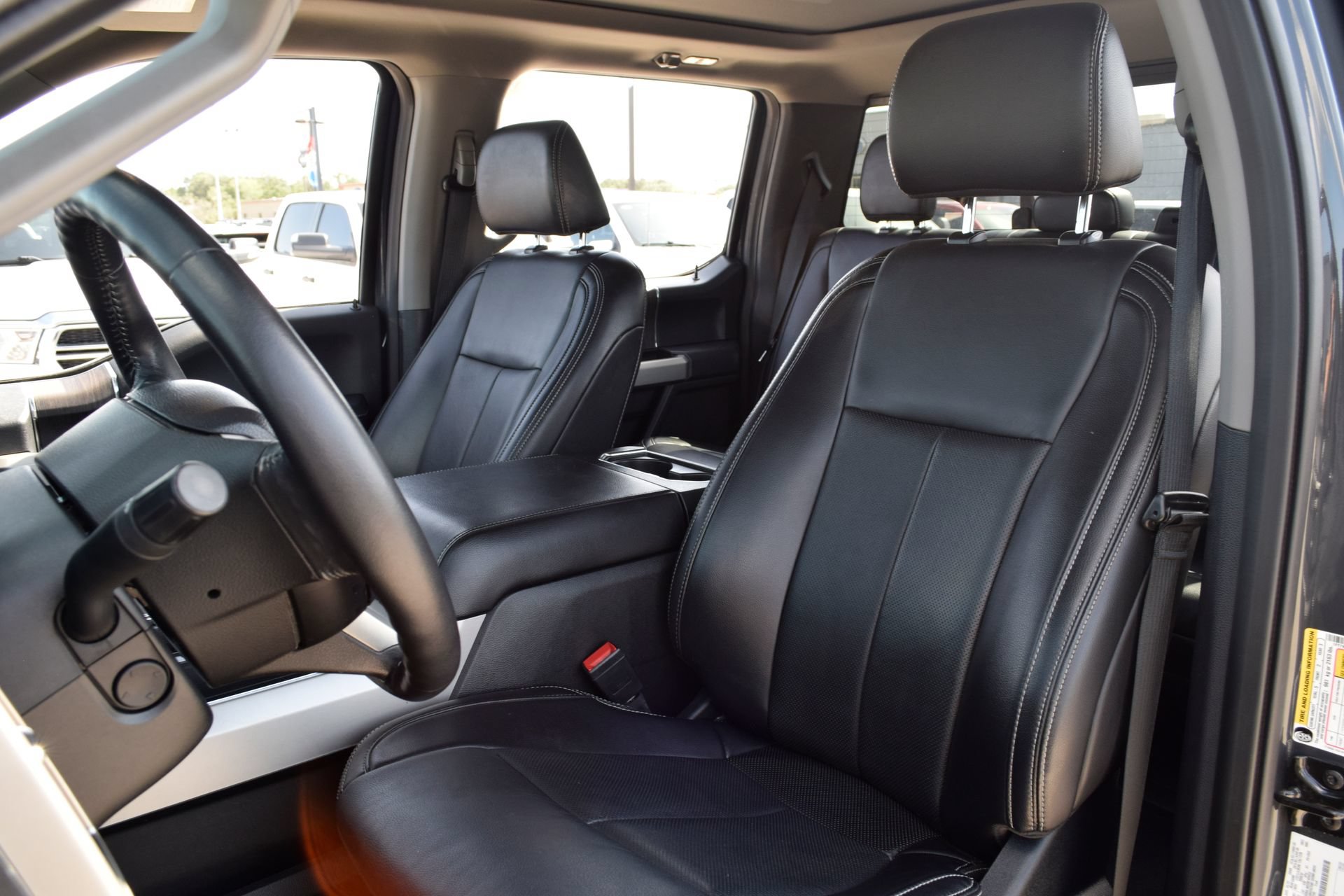 Used 2021 Ford F250 Lariat w/ Lariat Ultimate Package AWD/4WD image 16