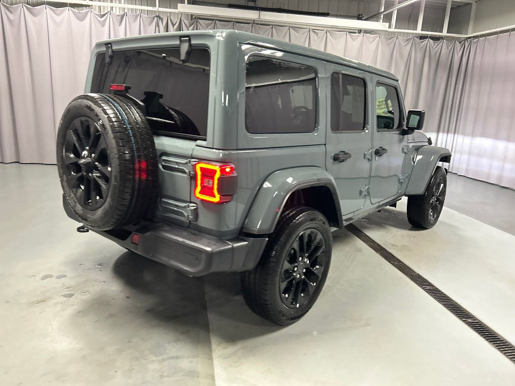 Used 2025 Jeep Wrangler Unlimited Sahara w/ Safety Group AWD/4WD image 7