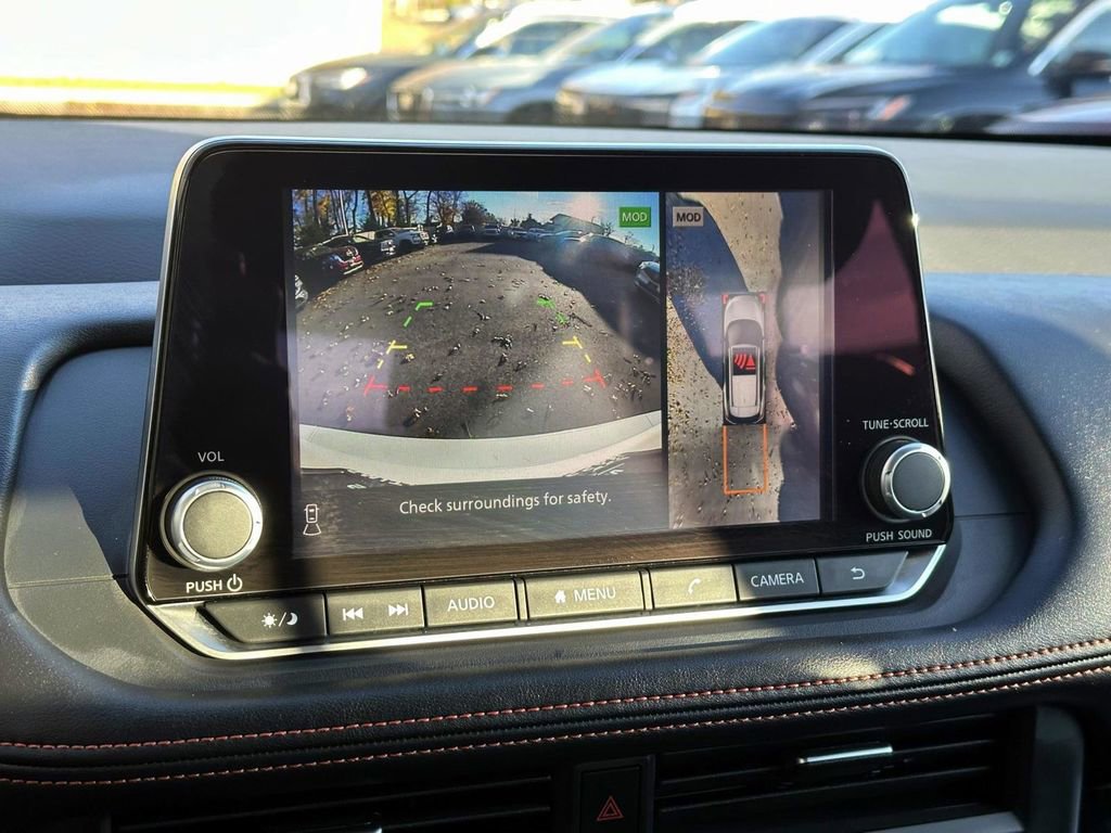 Certified 2025 Nissan Rogue SV image 29