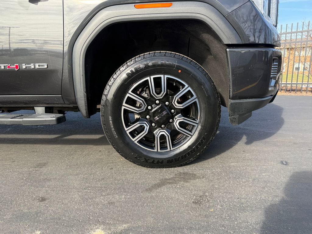 Used 2020 GMC Sierra 2500 AT4 w/ AT4 Premium Package image 10