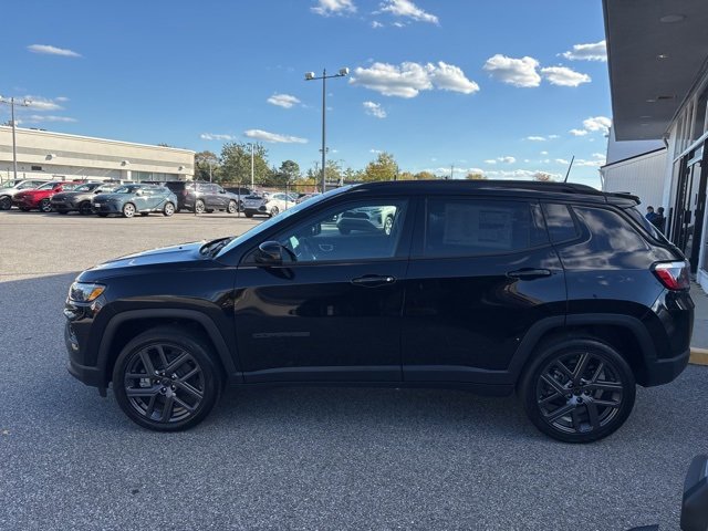 New 2025 Jeep Compass Limited w/ Sun & Sound Group image 22