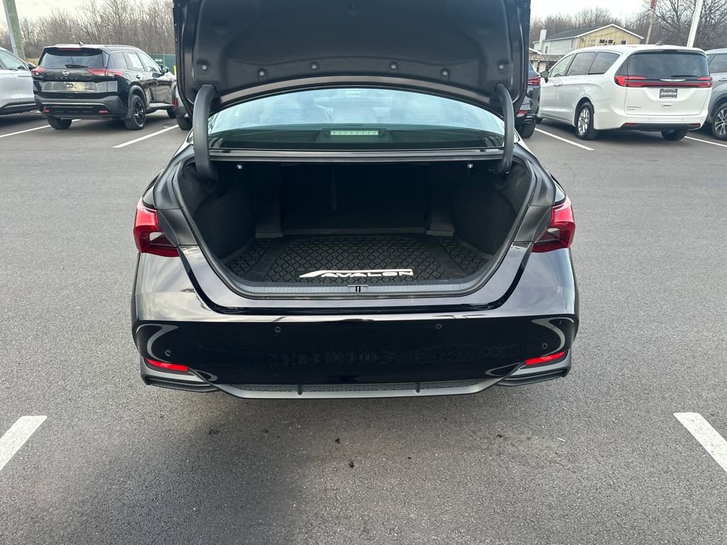 Used 2020 Toyota Avalon Limited w/ Advanced Safety Package image 11