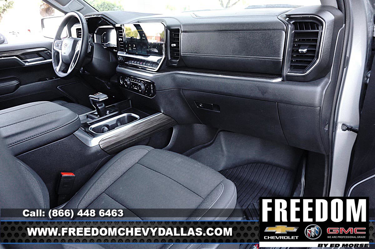 Used 2024 Chevrolet Silverado 1500 LT Trail Boss w/ LPO, Dark Essentials Package AWD/4WD image 8