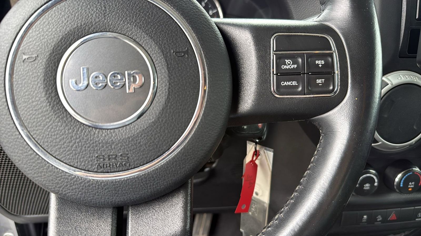 Used 2018 Jeep Wrangler Unlimited Sahara image 16