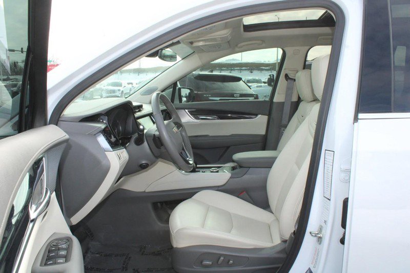 Used 2024 Cadillac XT6 Premium Luxury image 14
