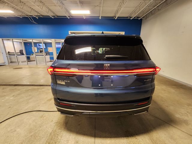 Used 2025 Buick Enclave Preferred image 3