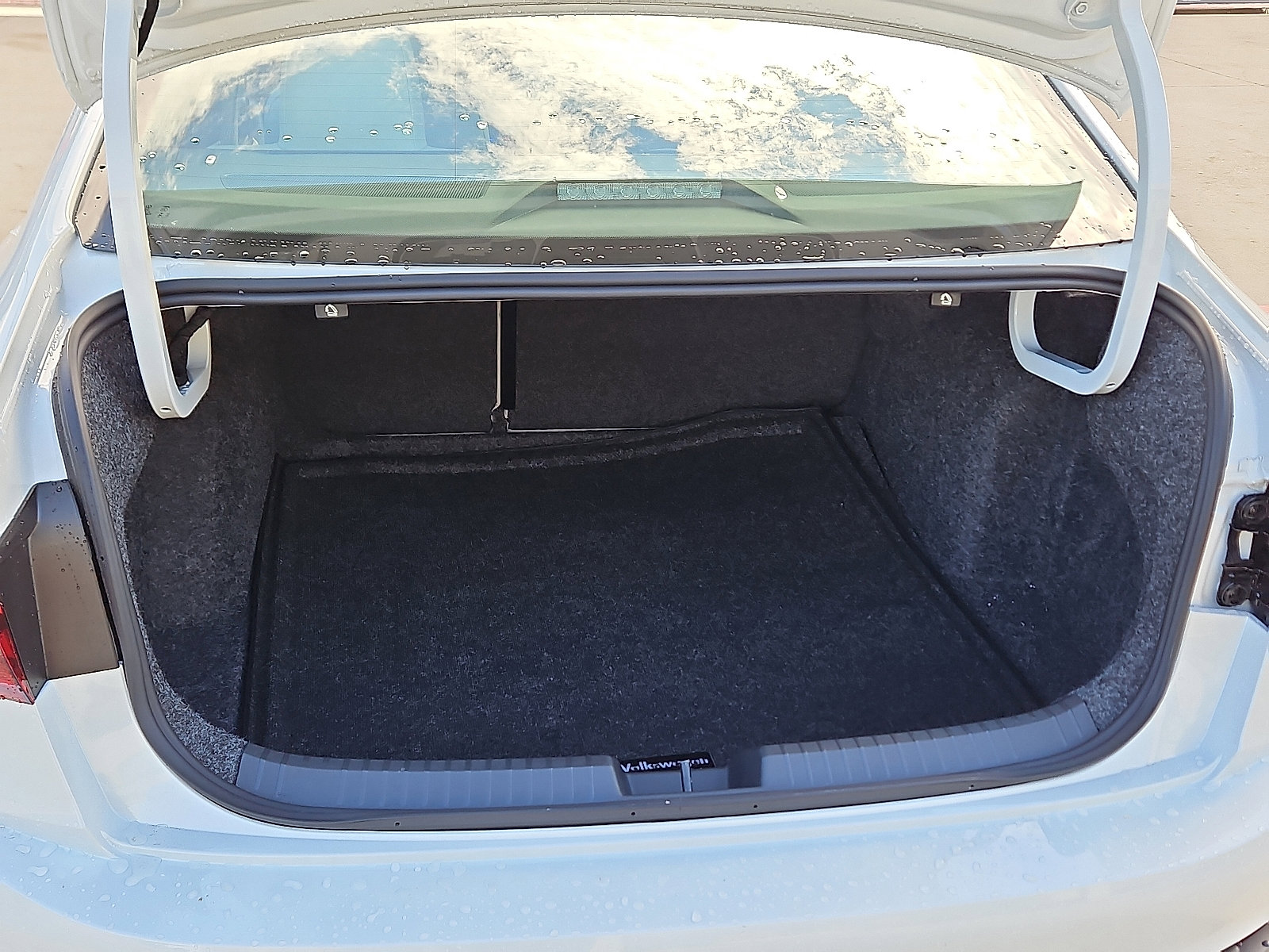 New 2026 Volkswagen Jetta SE image 7