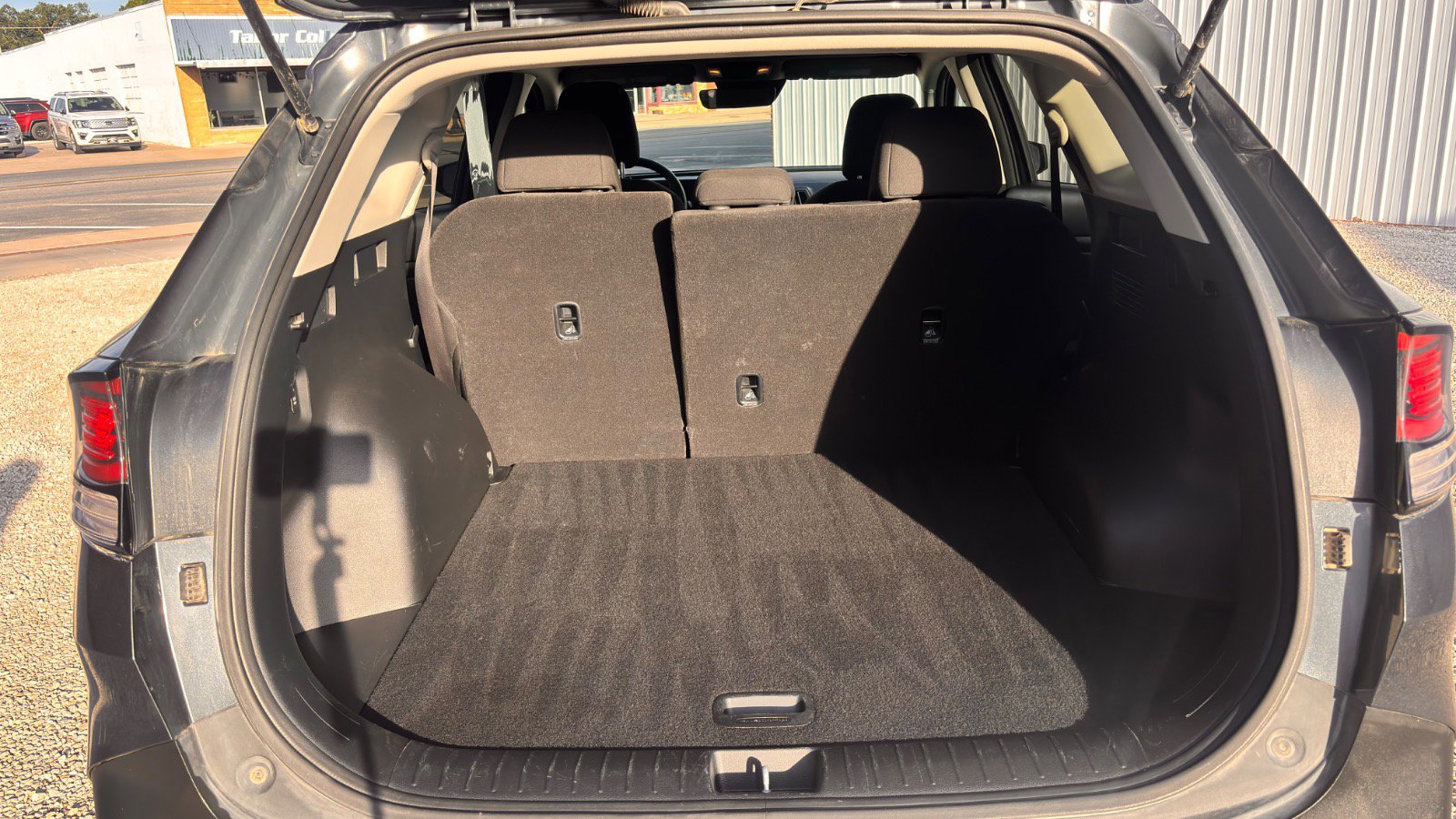 Used 2023 Kia Sportage LX image 6