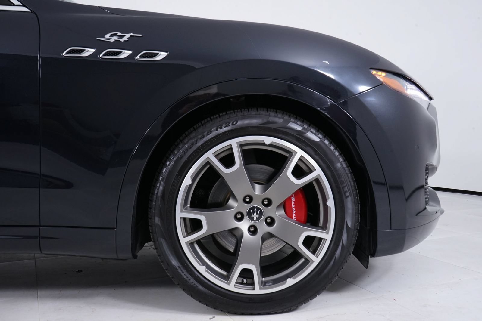Used 2023 Maserati Levante GT AWD/4WD image 15